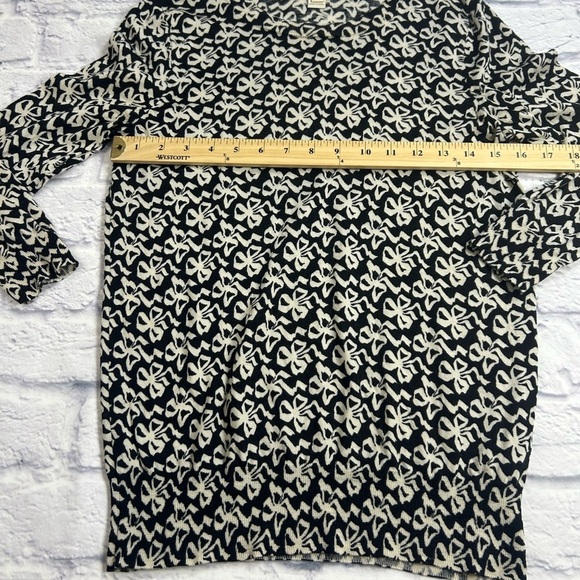 J. Crew Black and Cream Bow Knit Lightweight Sweater. 100% Wool. Coquette Girl. - Picture 3 of 6